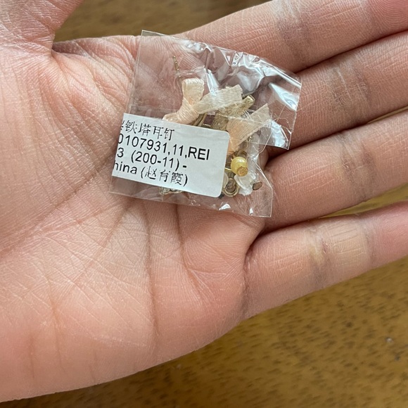 NWOT 1 Pair Paris Eiffel Tower with Ribbon Earrings Jewelry - Picture 5 of 5